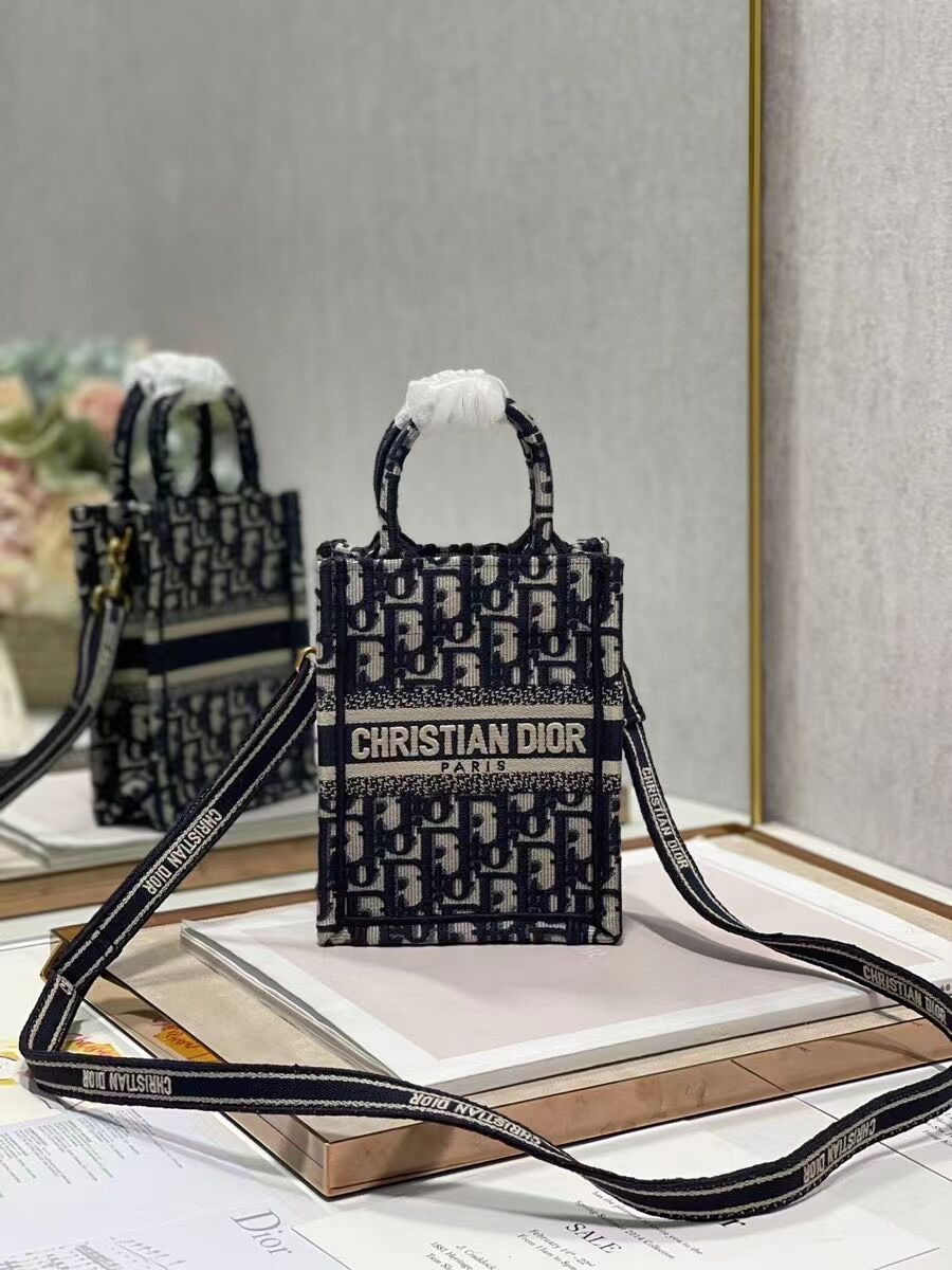 DIOR SMALL BOBBY BAG Embroidery C9002-3