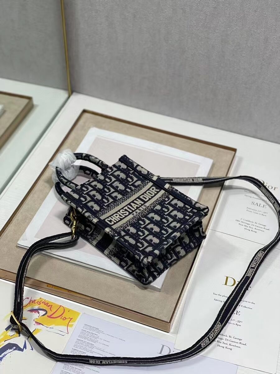 DIOR SMALL BOBBY BAG Embroidery C9002-3