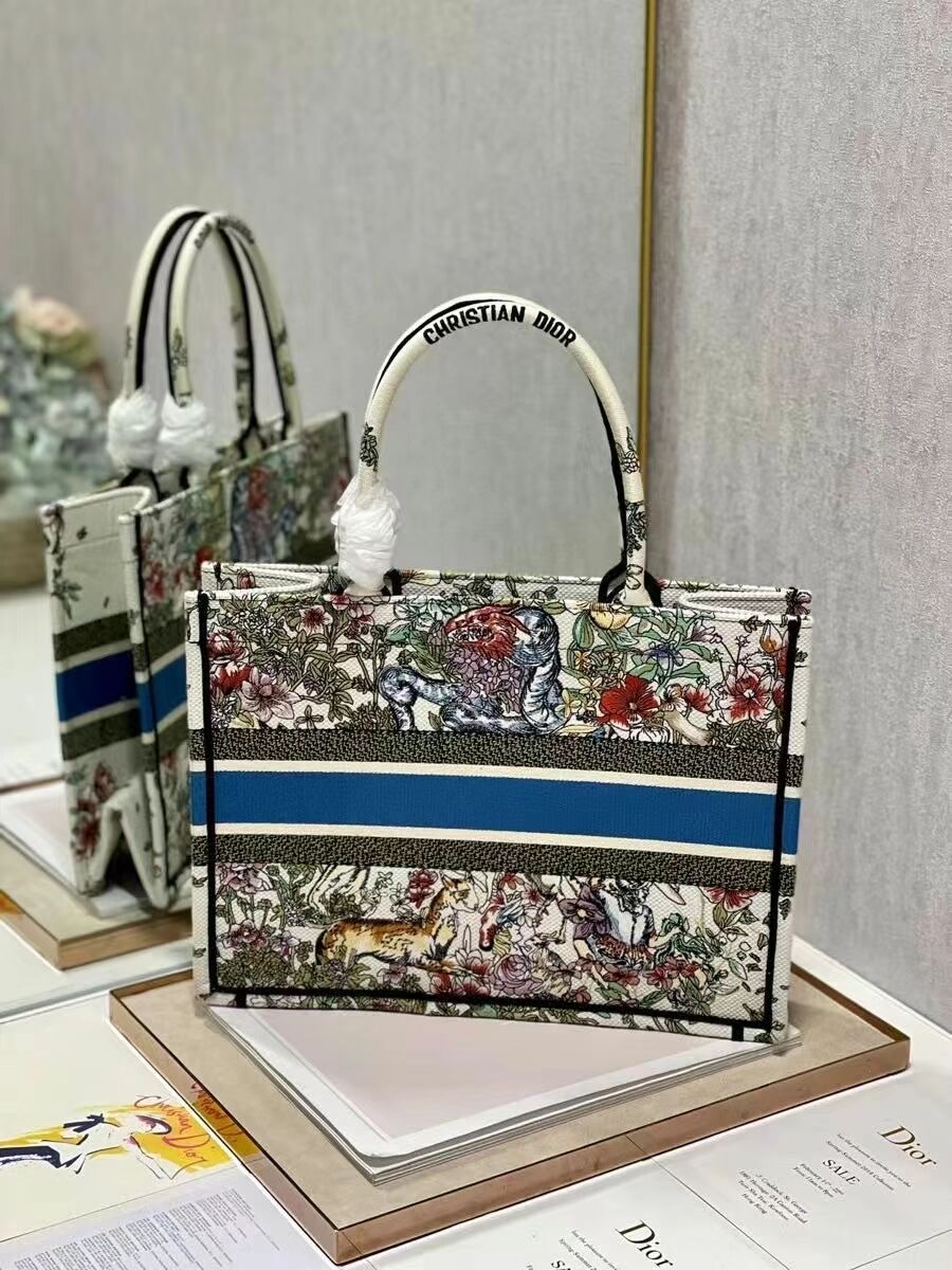 SMALL DIOR BOOK TOTE Embroidery C1287-30 white