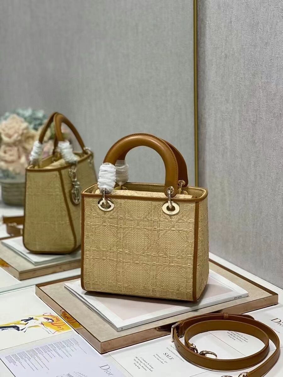 Dior MEDIUM LADY D-LITE BAG C9620 Apricot