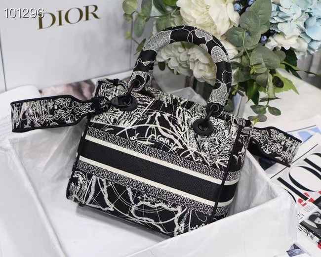 Dior MEDIUM LADY D-LITE BAG Embroidered M0565-14