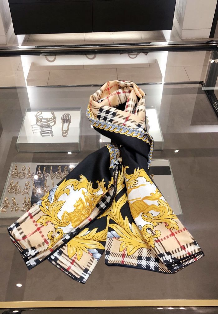 Burberry Scarf BBS00020