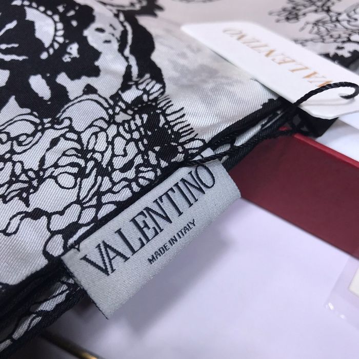 Valentino Scarf VLS00003