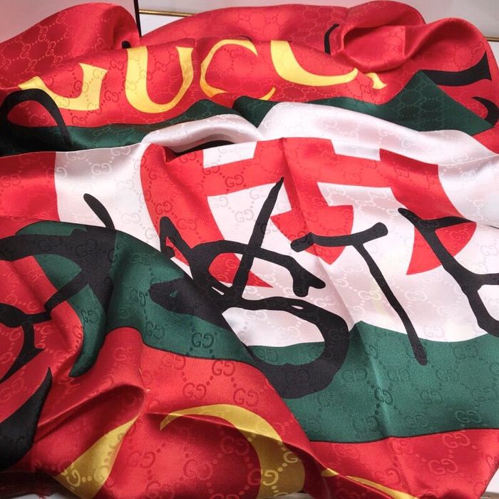 Gucci Scarf GUS00110