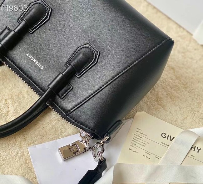 Givenchy Grained Original Calfskin Small Antigona Bag BB0273 black