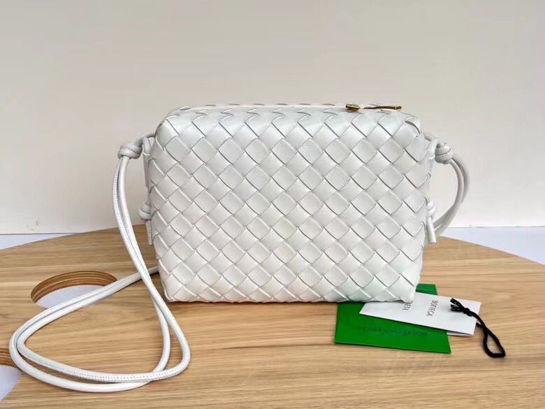 Bottega Veneta Medium intrecciato leather cross-body bag 680256 White