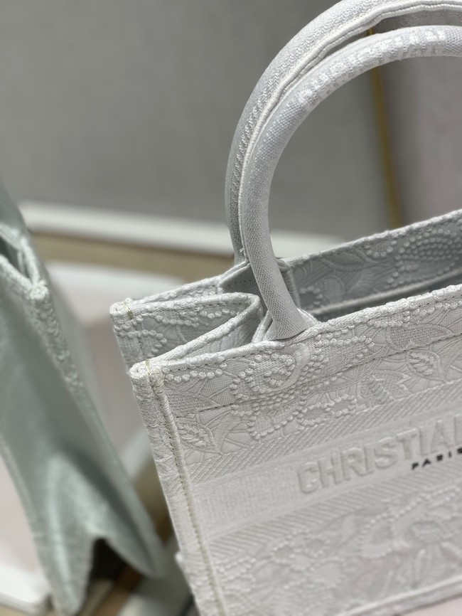 SMALL DIOR BOOK TOTE Embroidery M1265ZRGO white