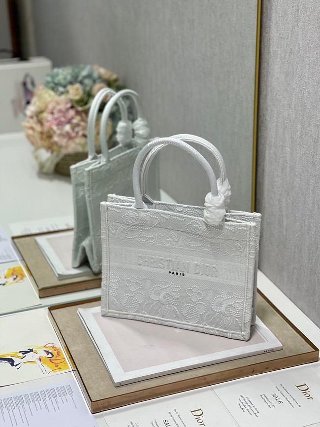 SMALL DIOR BOOK TOTE Embroidery M1265ZRGO white