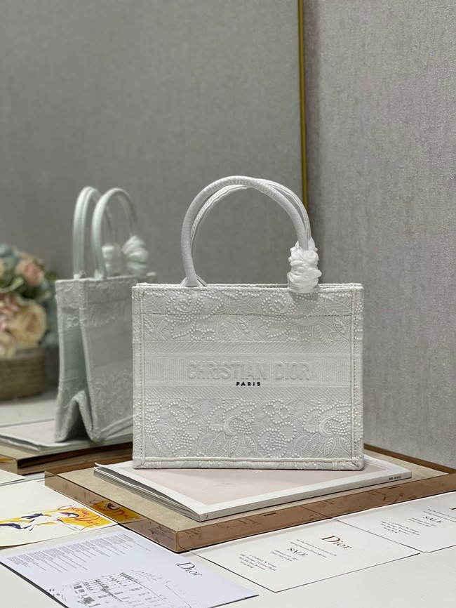 SMALL DIOR BOOK TOTE Embroidery M1265ZRGO white