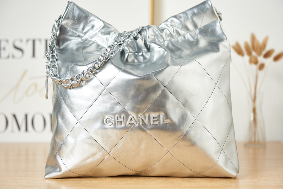 CHANEL 22 HANDBAG AS3260 Silver