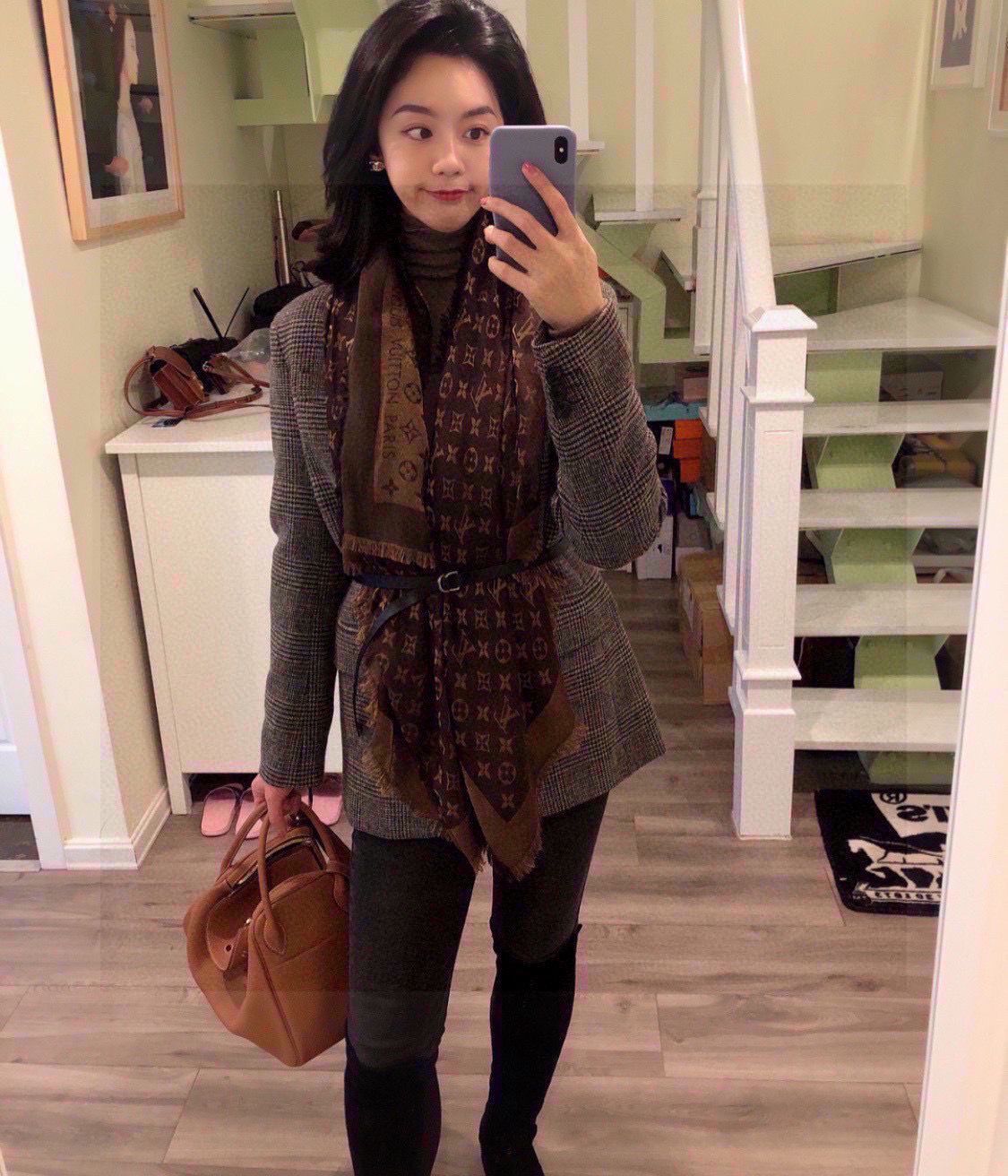 Louis Vuitton Scarf LVS6325