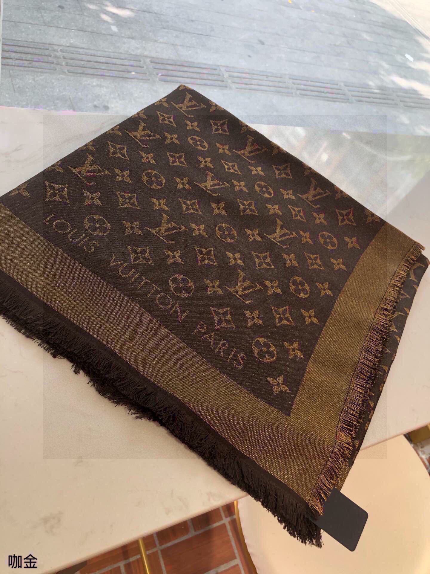 Louis Vuitton Scarf LVS6325