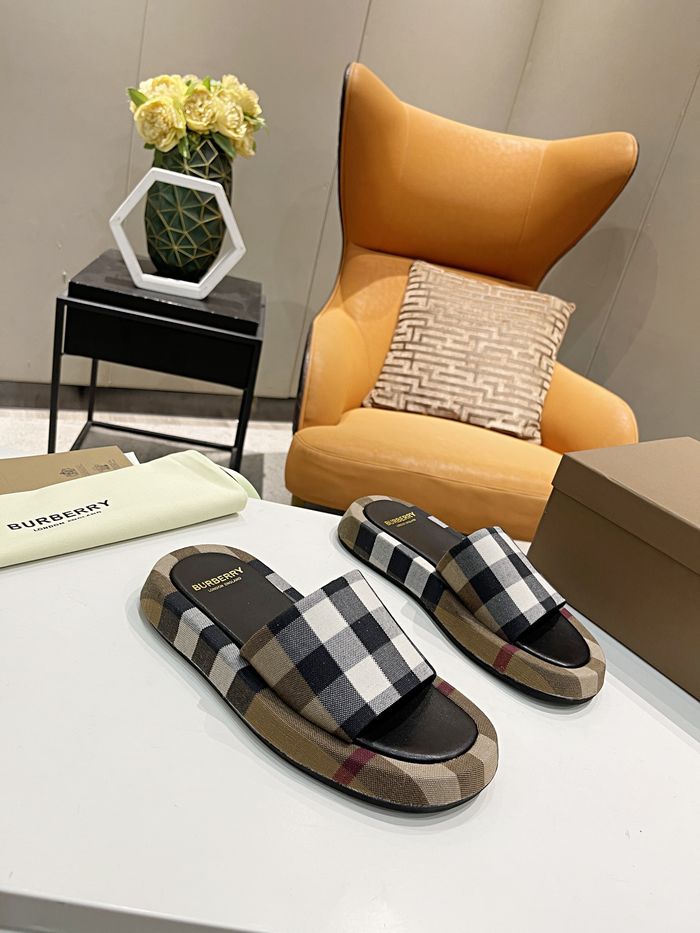 Burberry Shoes BBS00004