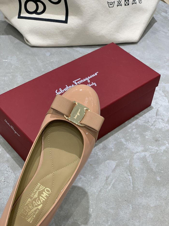 Ferragamo Shoes FMS00030