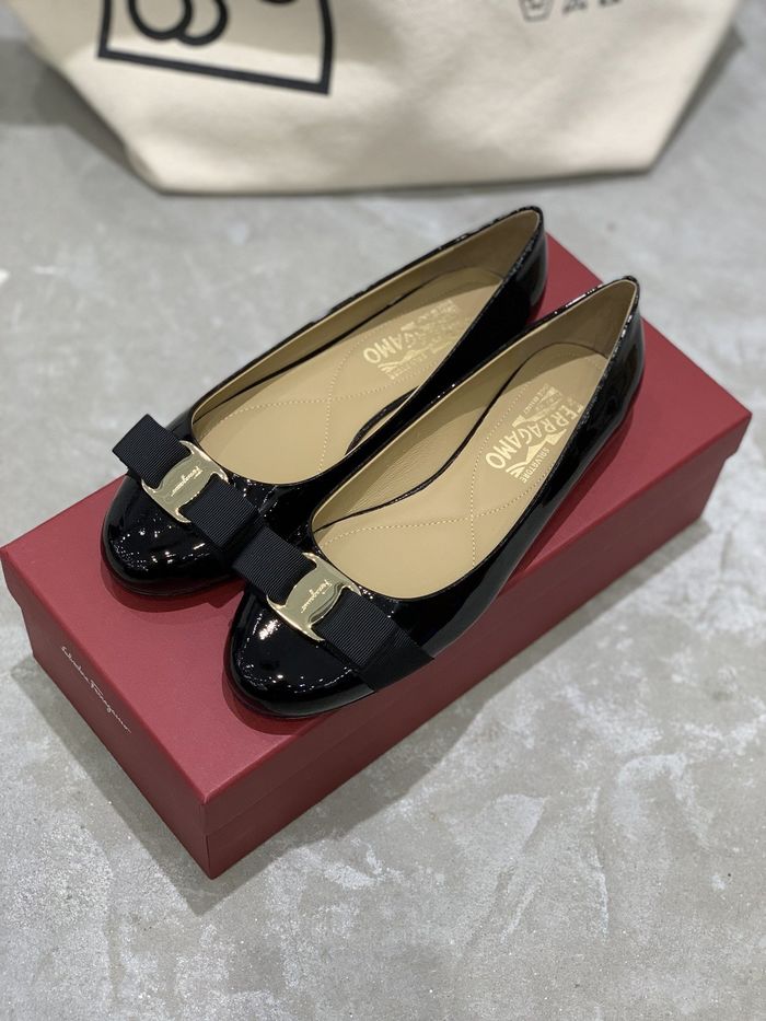 Ferragamo Shoes FMS00031