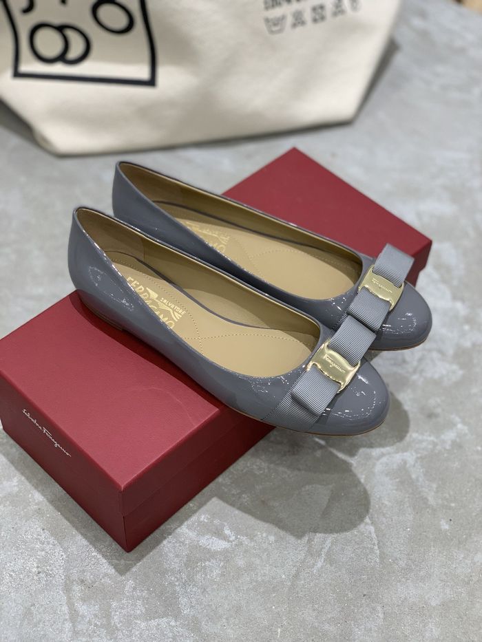 Ferragamo Shoes FMS00035