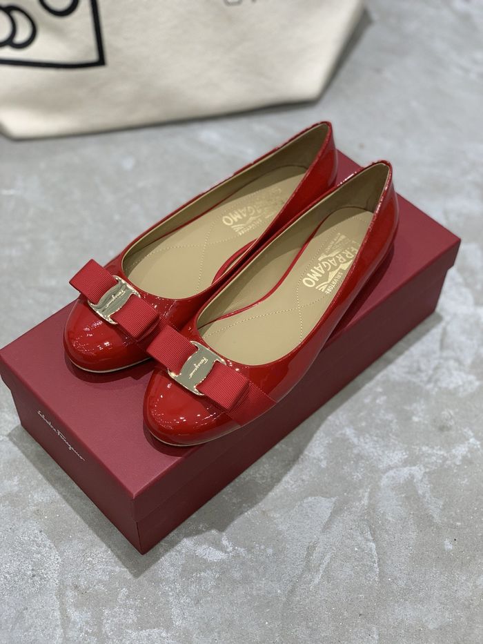 Ferragamo Shoes FMS00040