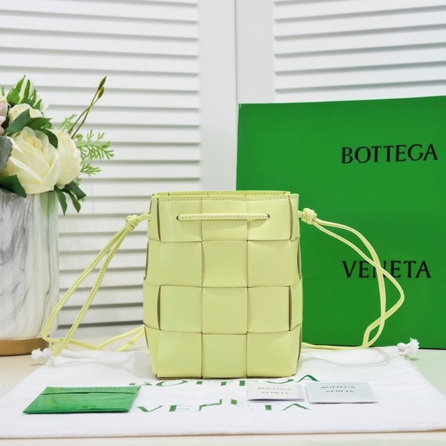 Bottega Veneta Small Cassette Bucket Bag 680218 Glittering green