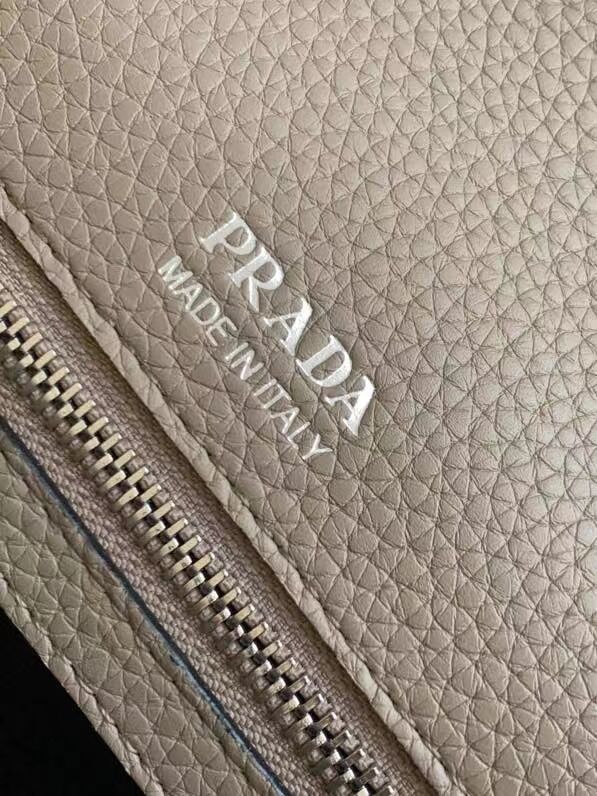 Prada Leather bag with shoulder strap 1DB443 gray