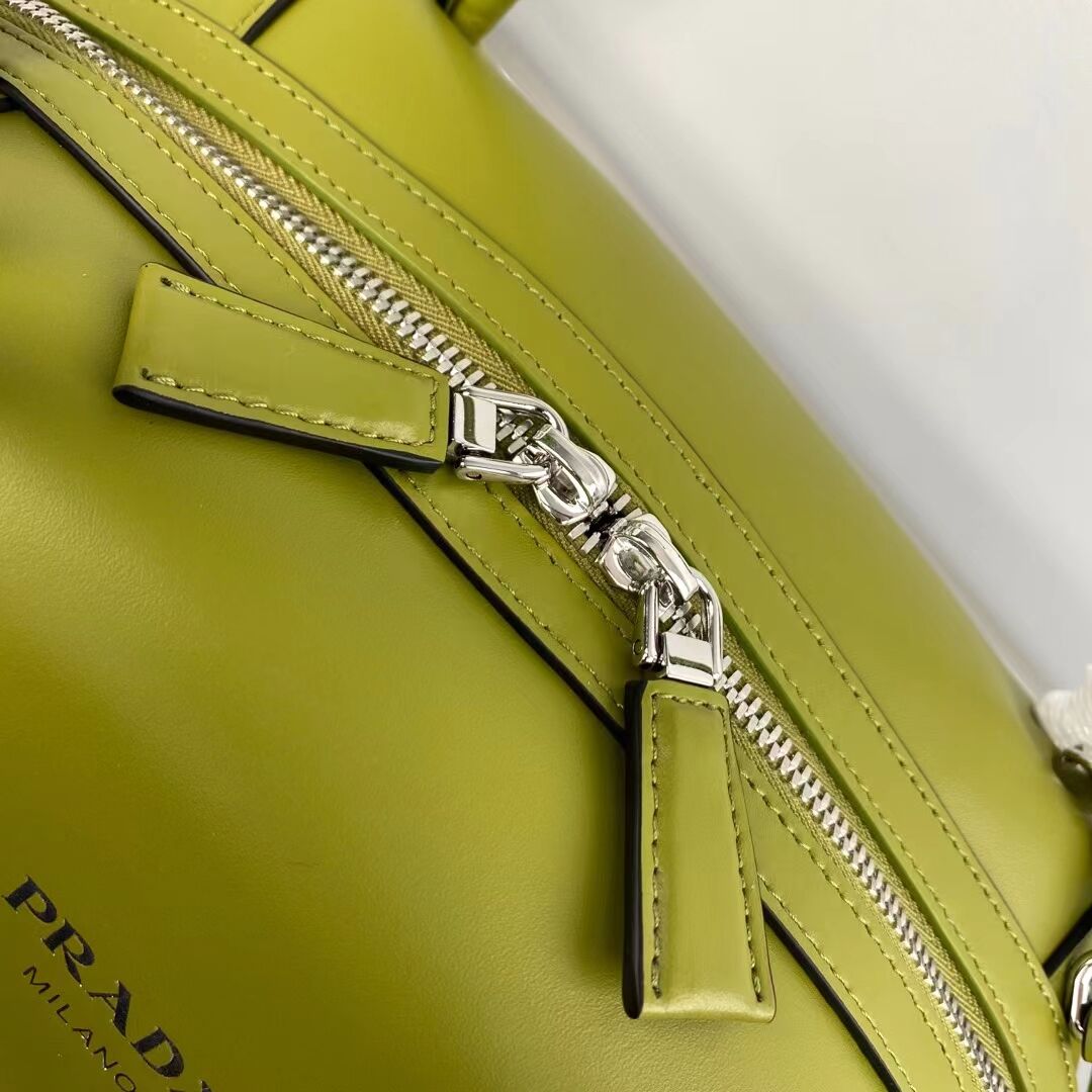 Prada leather  Supernova handbag 1BD665  green