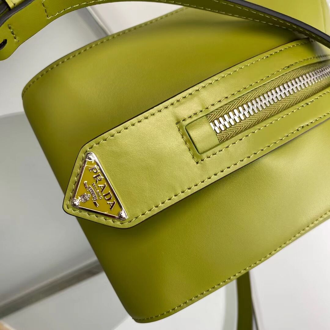 Prada leather  Supernova handbag 1BD665  green