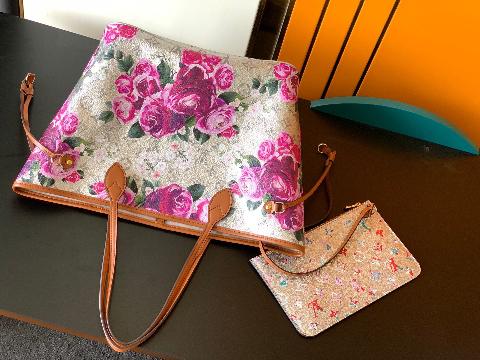 Louis Vuitton Neverfull Monogram M21352 Pink Flower