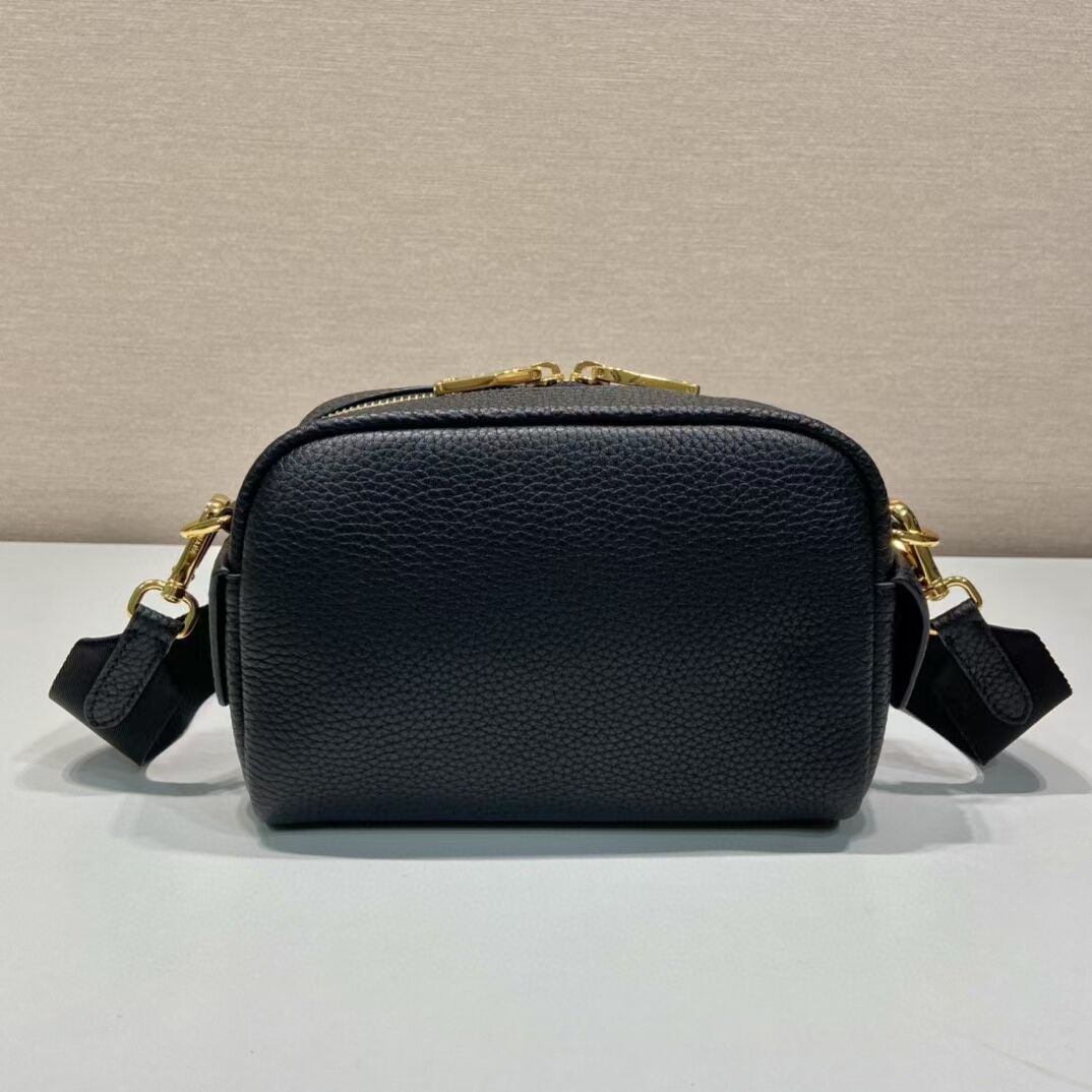 Prada Leather bag with shoulder strap 1DH781 black