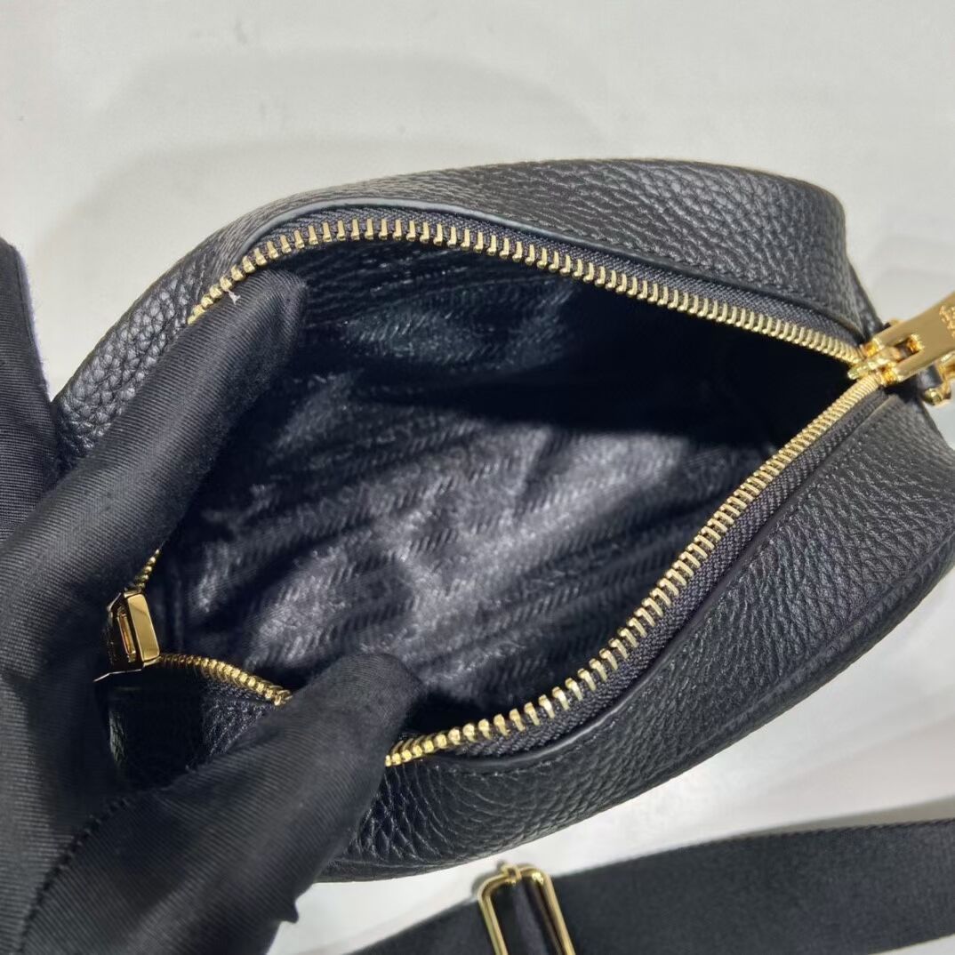 Prada Leather bag with shoulder strap 1DH781 black