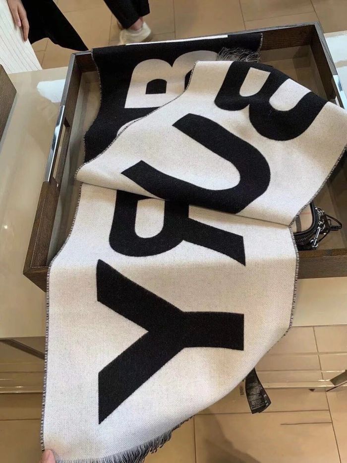 Burberry Scarf BBC00027