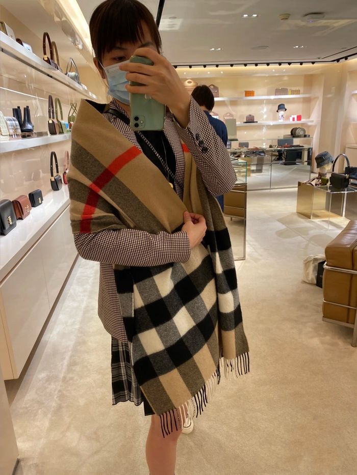 Burberry Scarf BBC00030