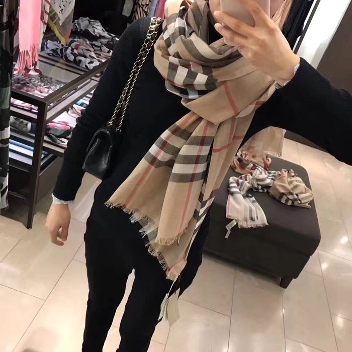 Burberry Scarf BBC00049