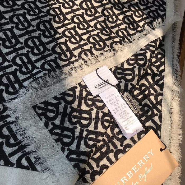 Burberry Scarf BBC00089