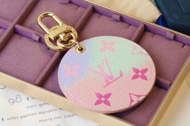 Louis Vuitton DRAGONNE KEY HOLDER CE9370