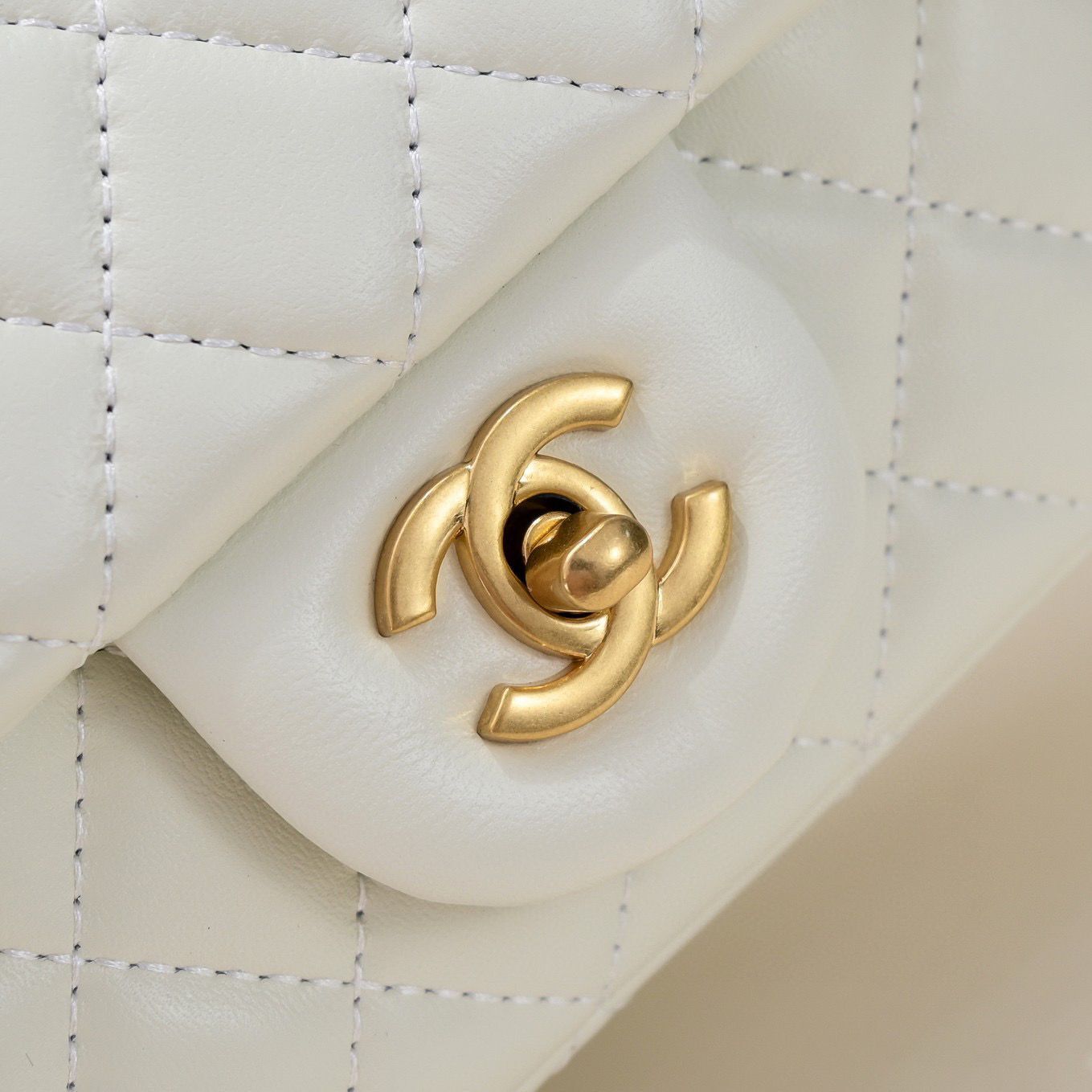 CHANEL 22B mini CF flap bag with Gold hardware top handle AS2431 White