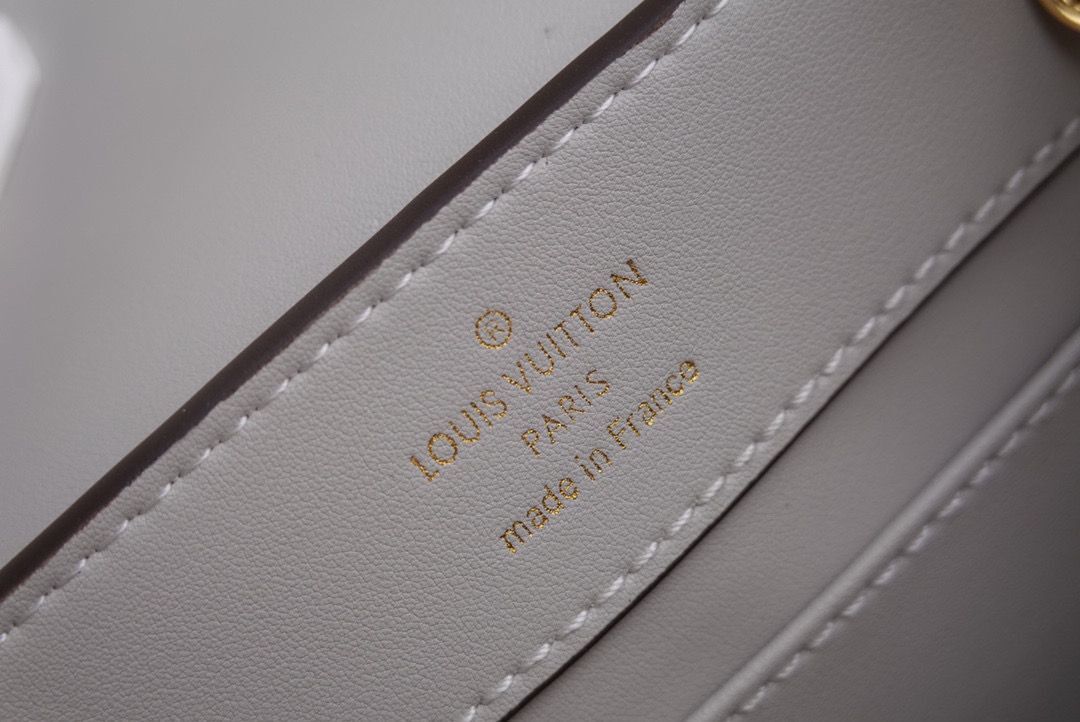 Louis Vuitton crocodile skin CAPUCINES MINI M48865 white&gray