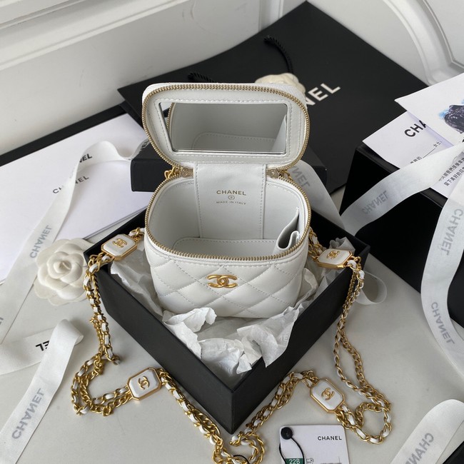 CHANEL SMALL VANITY WITH CHAIN Lambskin & Gold-Tone Metal AP2931 White