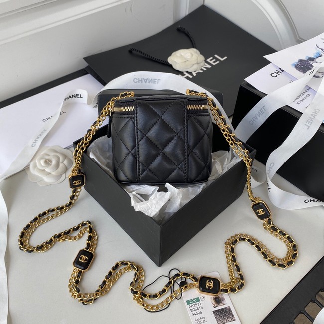 CHANEL SMALL VANITY WITH CHAIN Lambskin & Gold-Tone Metal AP2931 black