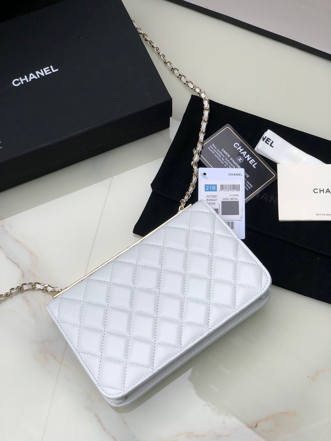 CHANEL WALLET ON CHAIN Lambskin & light Gold-Tone Metal 80892 white