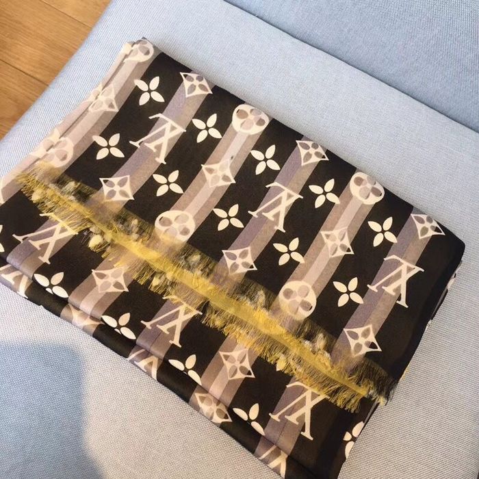 Louis Vuitton Scarf LVC00074