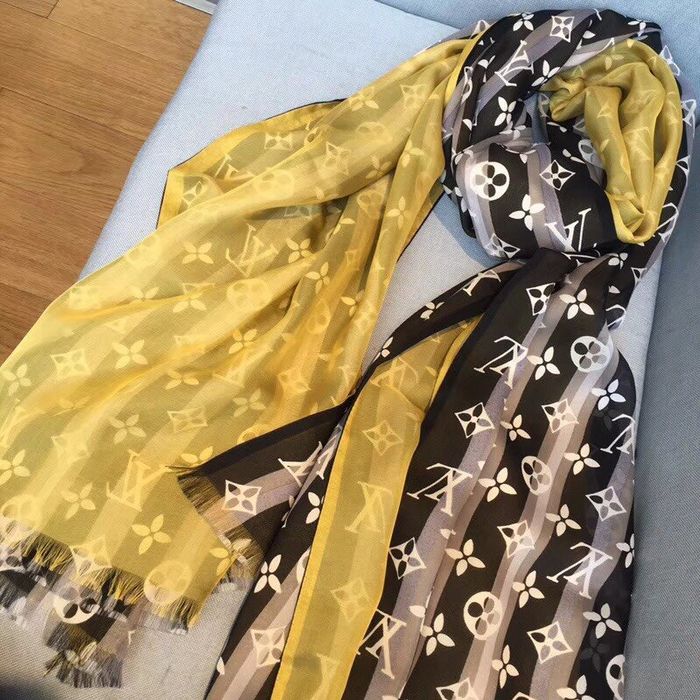 Louis Vuitton Scarf LVC00074