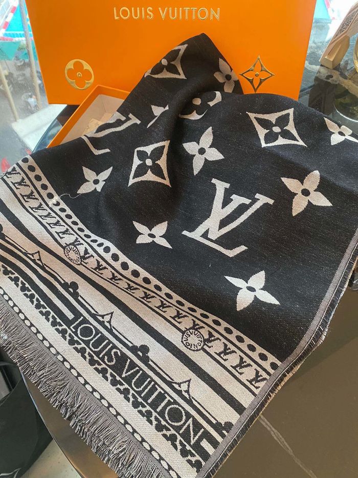 Louis Vuitton Scarf LVC00080