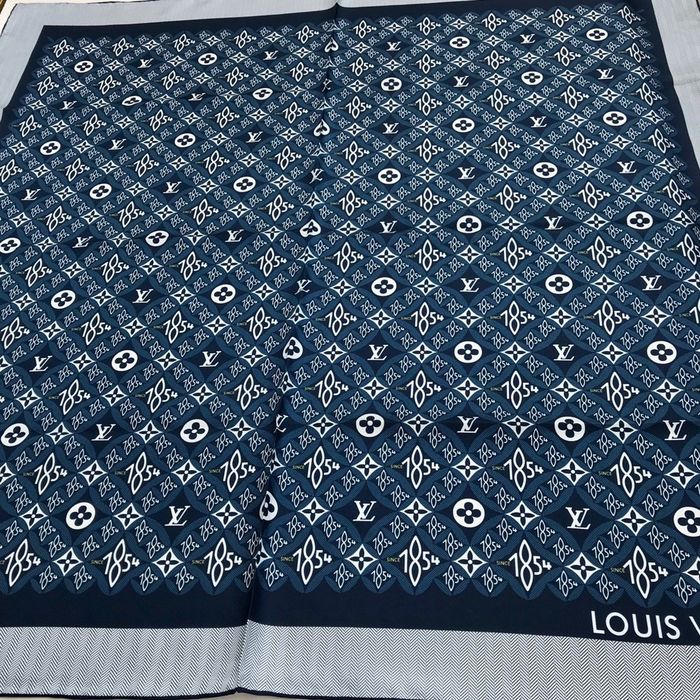 Louis Vuitton Scarf LVC00130