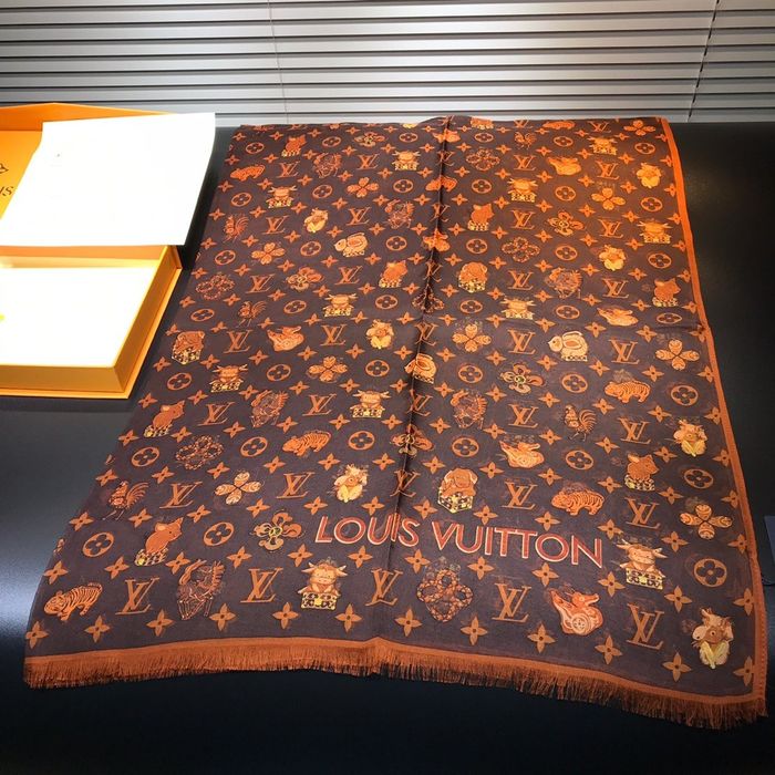 Louis Vuitton Scarf LVC00172