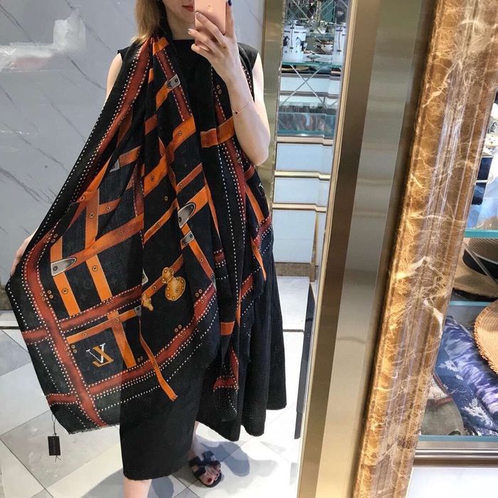 Louis Vuitton Scarf LVC00184