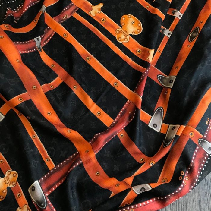 Louis Vuitton Scarf LVC00184