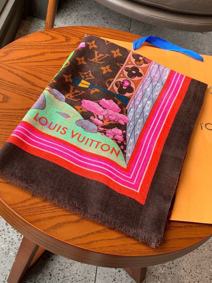 Louis Vuitton Scarf LVC00185