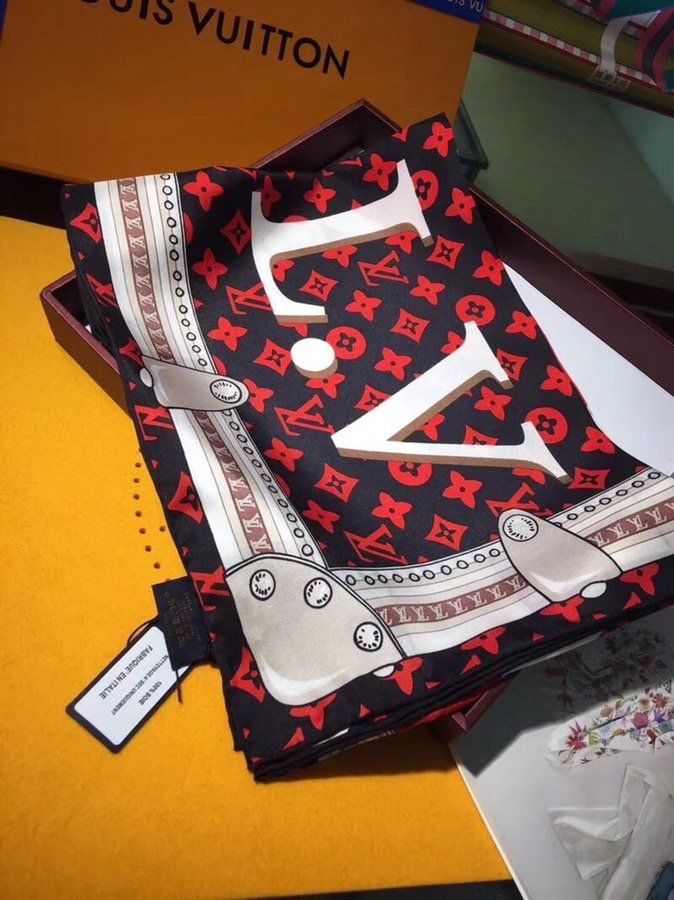 Louis Vuitton Scarf LVC00201