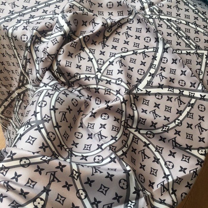 Louis Vuitton Scarf LVC00213