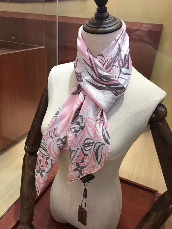 Louis Vuitton Scarf LVC00225