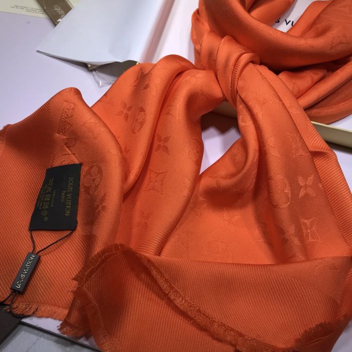 Louis Vuitton Scarf LVC00301